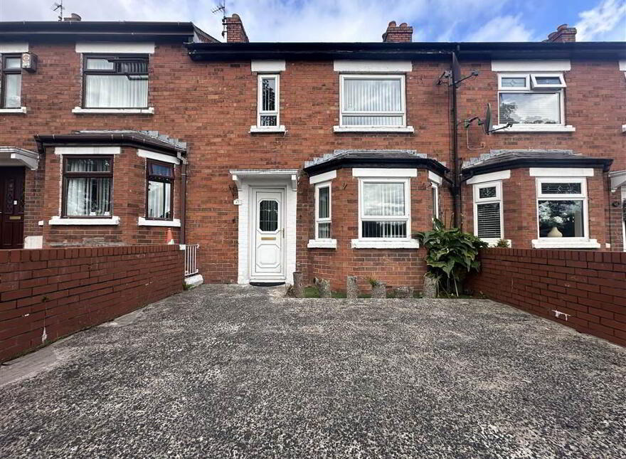 67 Whiterock Road, Belfast, BT12 7PG photo