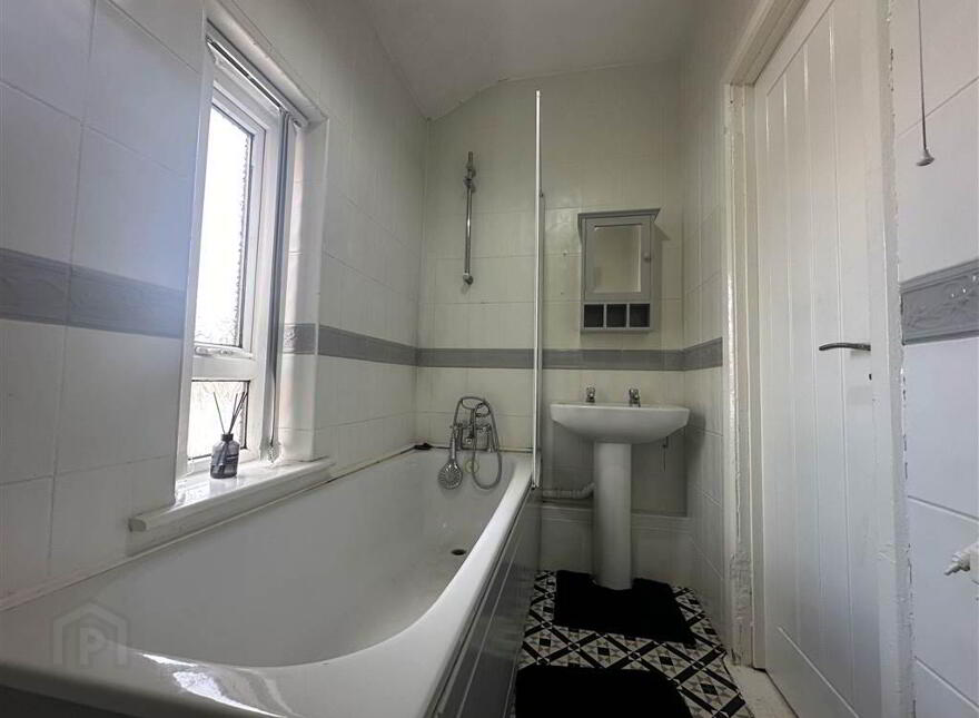 67 Whiterock Road, Belfast, BT12 7PG