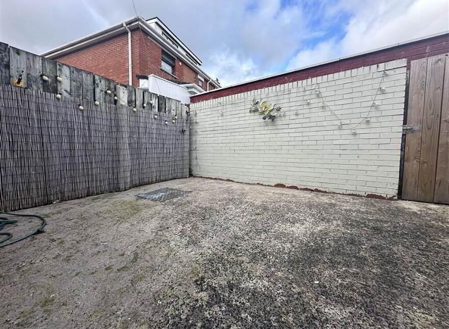 67 Whiterock Road, Belfast, BT12 7PG