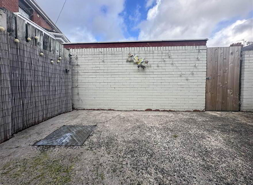 67 Whiterock Road, Belfast, BT12 7PG