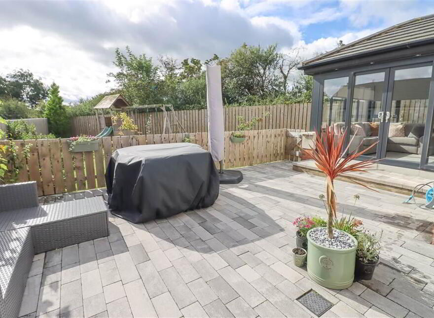 4 Greengraves Meadow, Dundonald, Belfast, BT16 1ZH