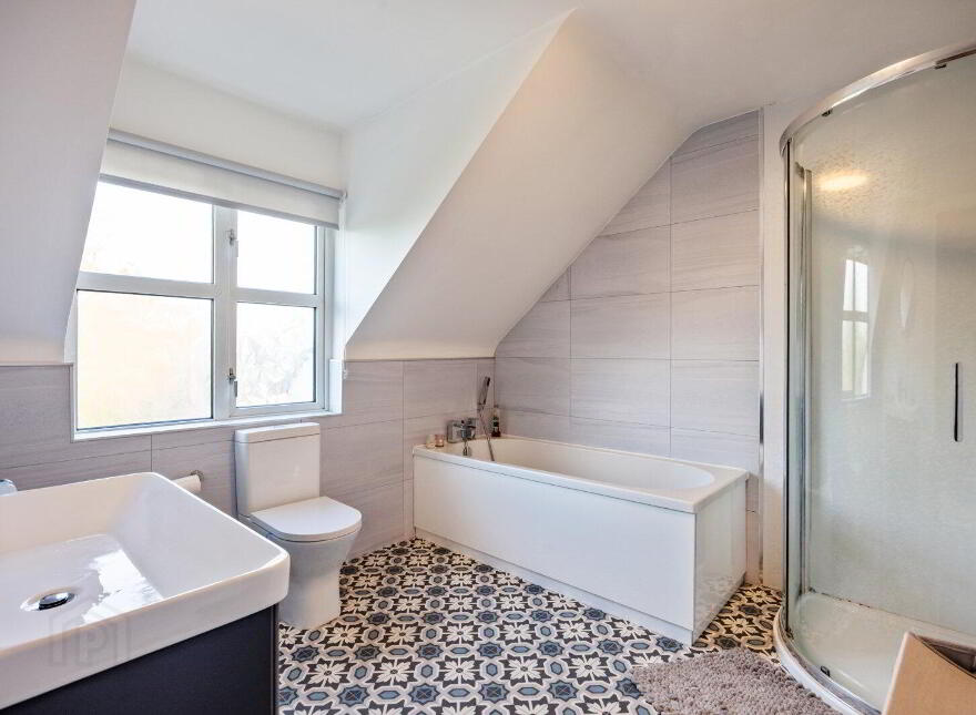 33 Windermere Park, Belfast, BT8 6QZ