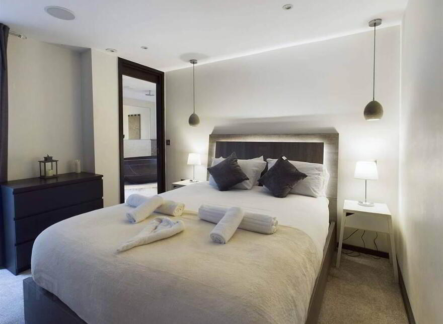 No, 18 Shaftesbury Court, Penthouse Apartment, Marcus Ward Street, Belfast, BT7 1RY