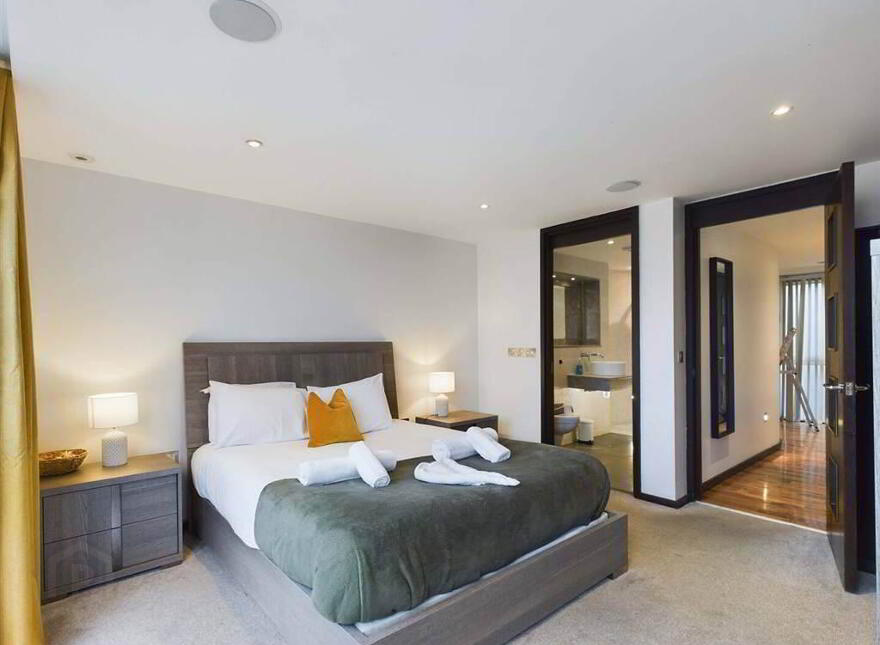 No, 18 Shaftesbury Court, Penthouse Apartment, Marcus Ward Street, Belfast, BT7 1RY