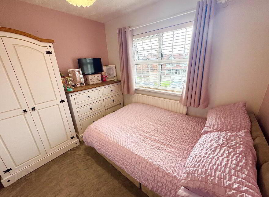 33 Dunmore Gardens, Creggan, Derry, BT48 9NL