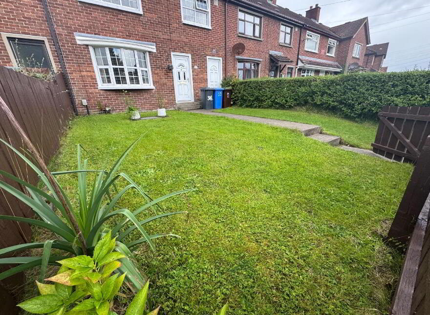33 Dunmore Gardens, Creggan, Derry, BT48 9NL