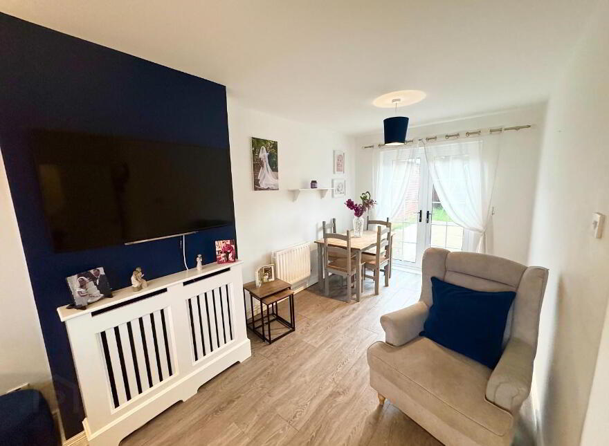 33 Dunmore Gardens, Creggan, Derry, BT48 9NL