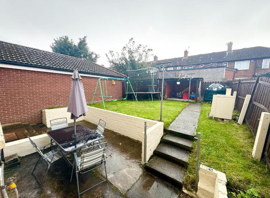 33 Dunmore Gardens, Creggan, Derry, BT48 9NL