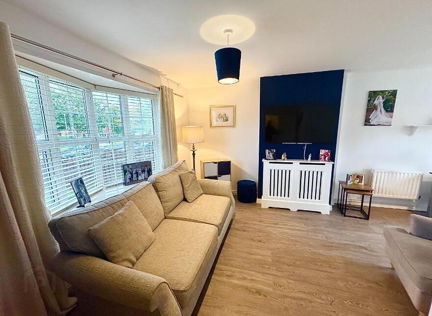33 Dunmore Gardens, Creggan, Derry, BT48 9NL