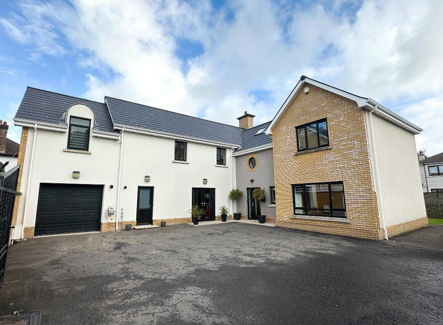 100b Lodge Road, Coleraine, BT52 1NF photo