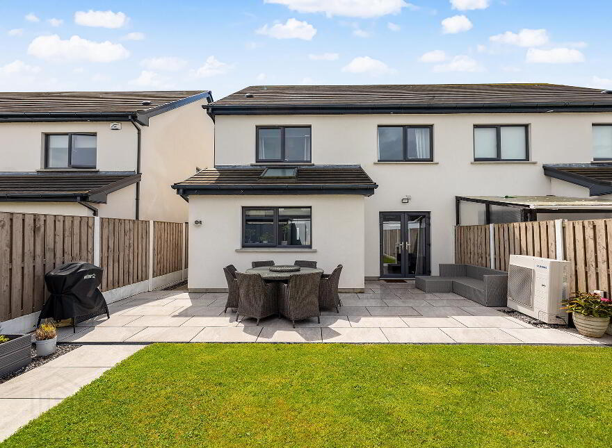 2 Farnan Wood, Prosperous, W91X9DP