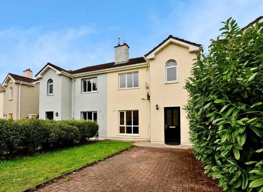 44 Annsfield Woods, Athlone, N37X850 photo