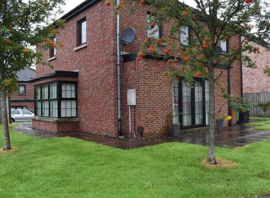 33 Lady Wallace Avenue, Lisburn, BT28 3GN