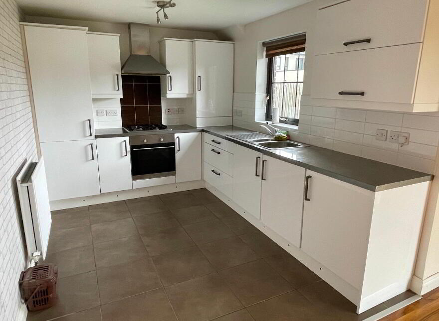 33 Lady Wallace Avenue, Lisburn, BT28 3GN