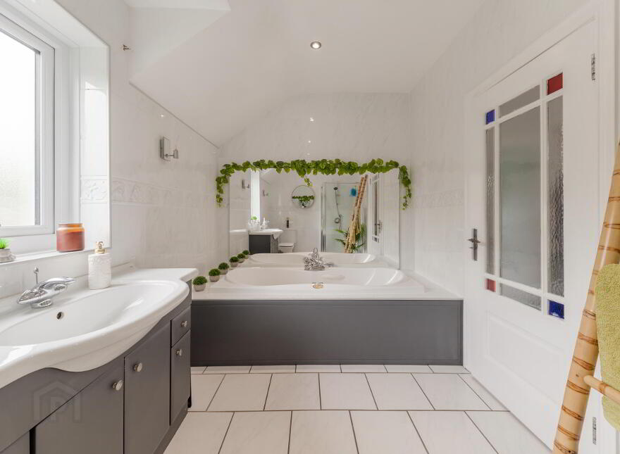 Lake Bridge, 13a Glastry Road, Kircubbin, Newtownards, BT22 1DP