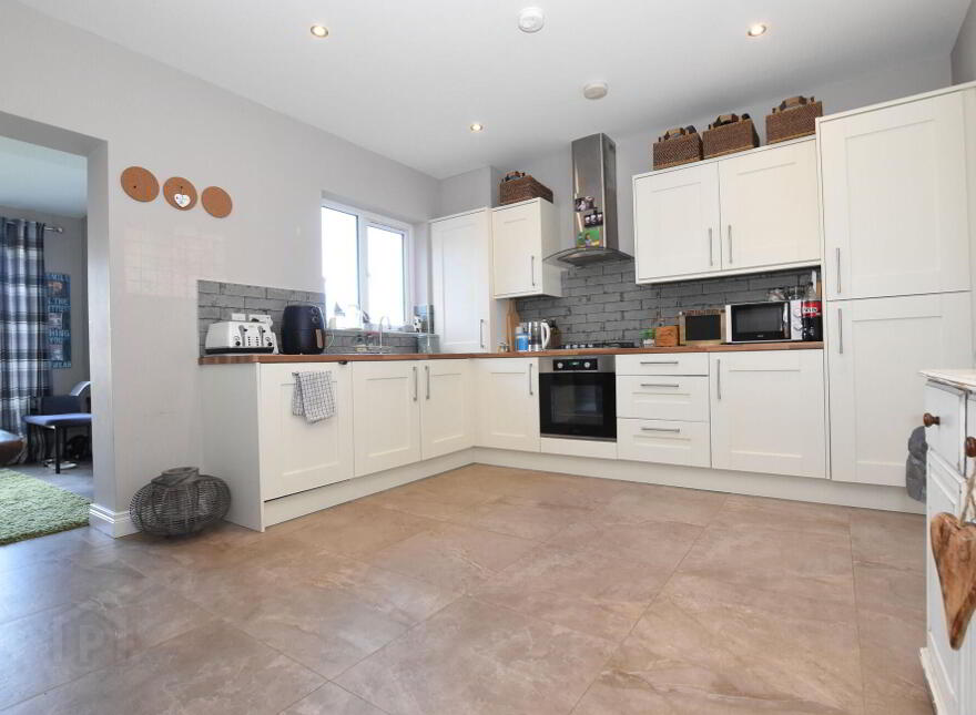 11 Rowanvale Crescent, Conlig, Newtownards, BT23 7HP