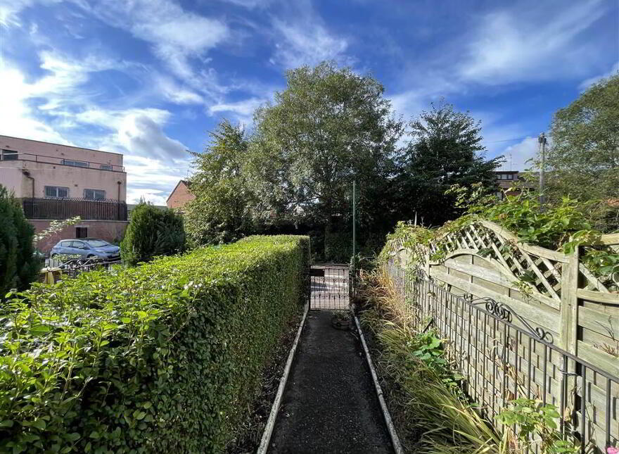 15 Beechmount Drive, Belfast, BT12 7LU