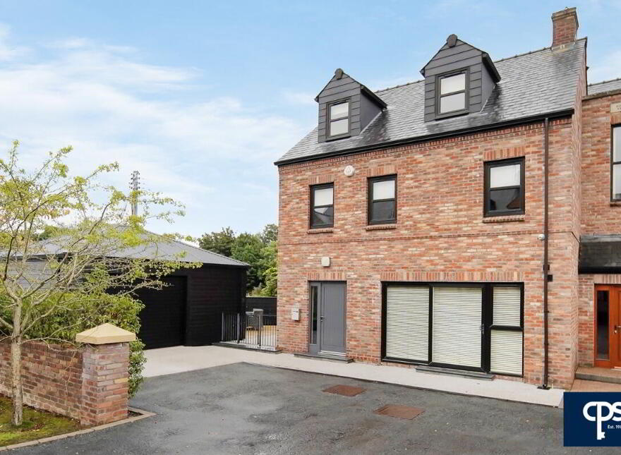 5 Castle Mews, Ballygawley, Omagh, BT70 2EP photo