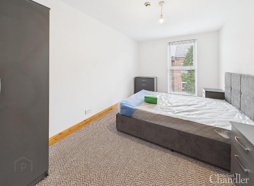 Apt 3, 74 Fitzroy Avenue, Belfast, BT7 1HX