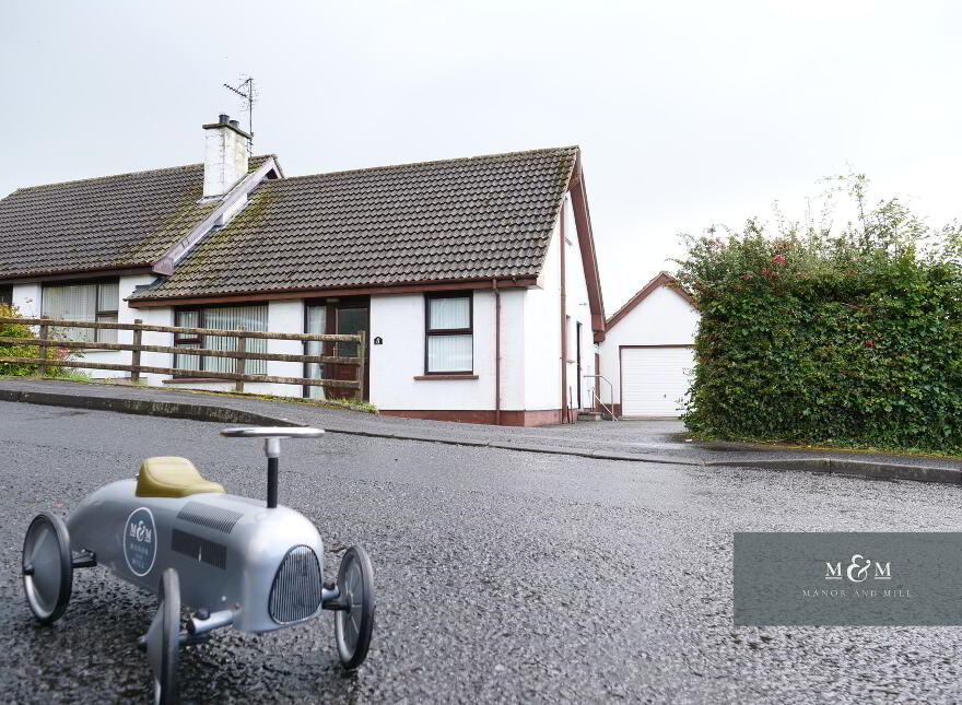 11 Thornhill Avenue, Tandragee, BT62 2EL photo