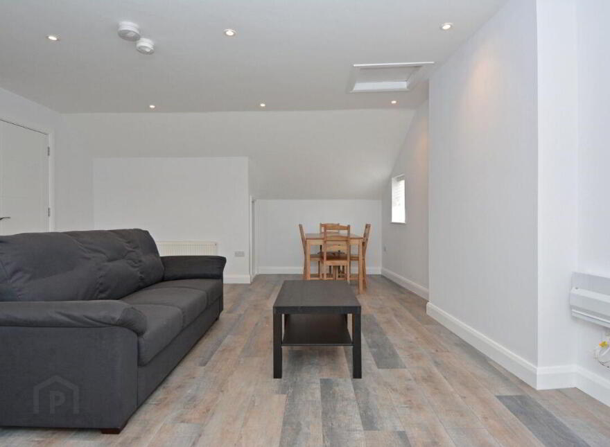 Apt 1, 255 Roden Street, Belfast, BT12 5QB photo