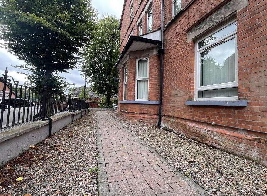 Flat 3, 6 Glandore Avenue, Belfast, BT15 3FB