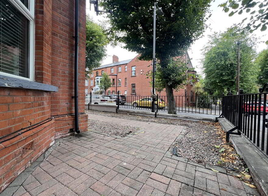 Flat 3, 6 Glandore Avenue, Belfast, BT15 3FB