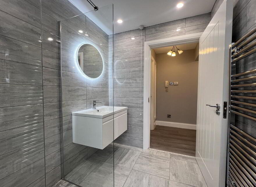 Flat 3, 6 Glandore Avenue, Belfast, BT15 3FB
