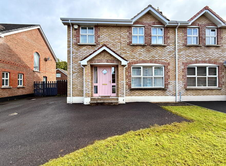 67 Ivy Mead, Waterside, L'Derry, BT47 3WW photo
