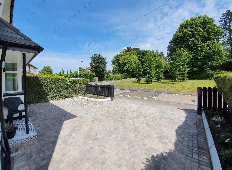 42 Abbots Wood, Holywood, BT18 9PL