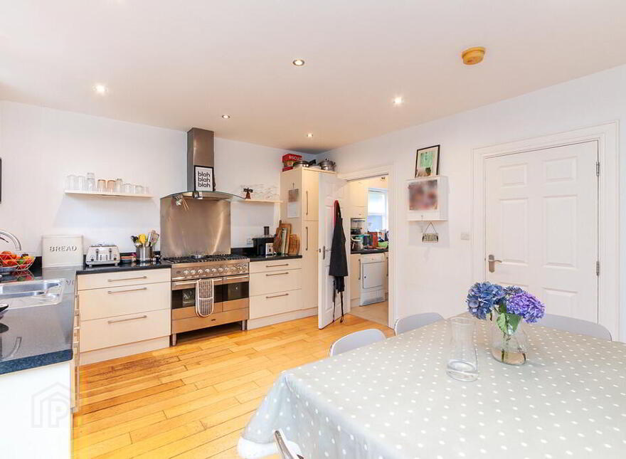 9 Danesfort Park South, Belfast, BT9 7RG