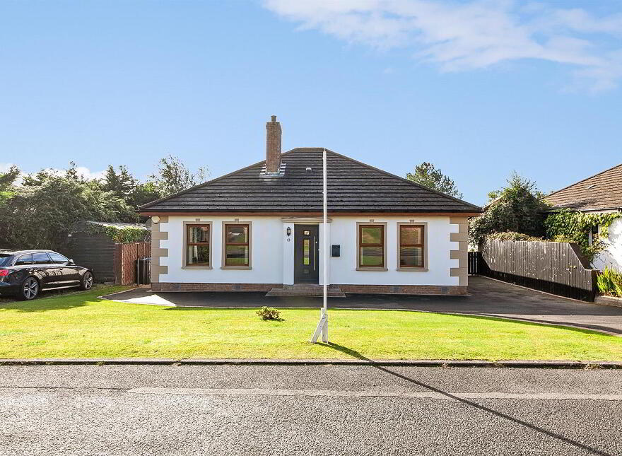 14 Falcon Avenue, Newtownards, BT23 4GE photo