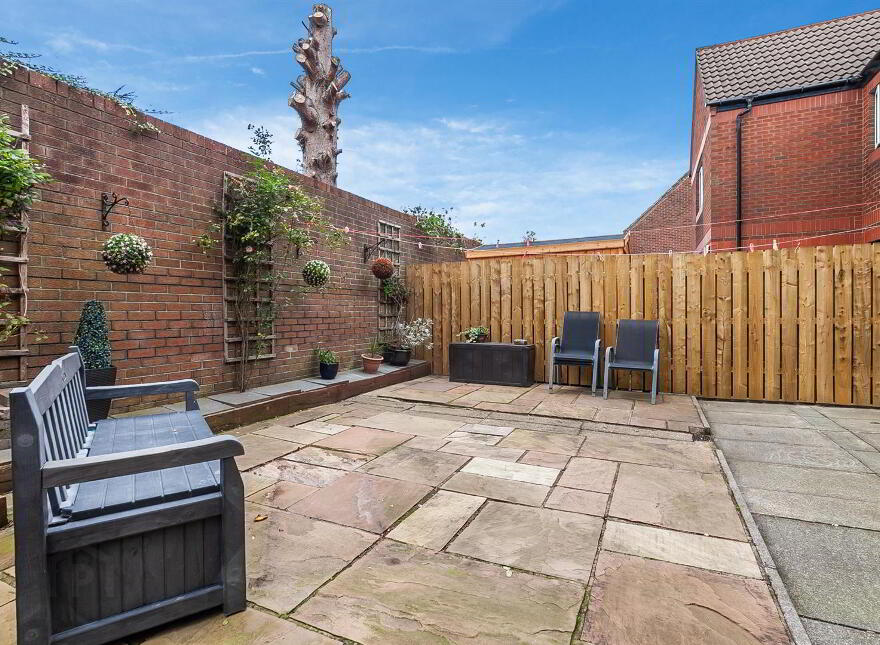 22 Chichester Gardens, Belfast, BT15 5FS
