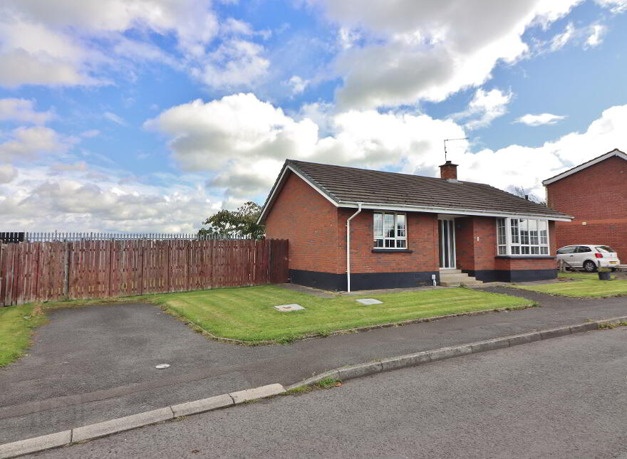 8 Allengrove, Lurgan, BT67 9HF