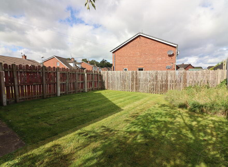 8 Allengrove, Lurgan, BT67 9HF