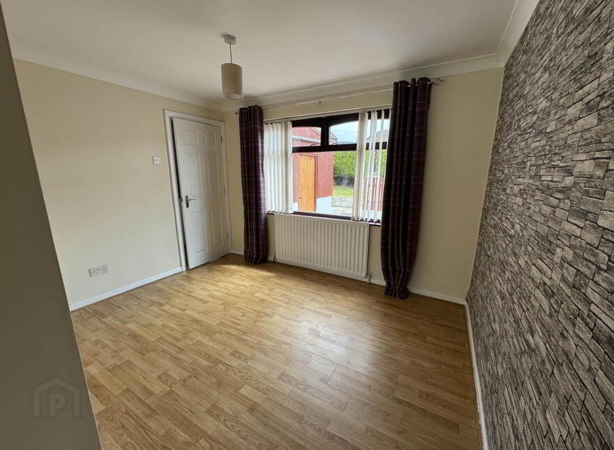 69 Linn Road, Larne, BT40 2BQ
