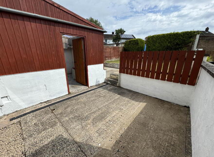 69 Linn Road, Larne, BT40 2BQ