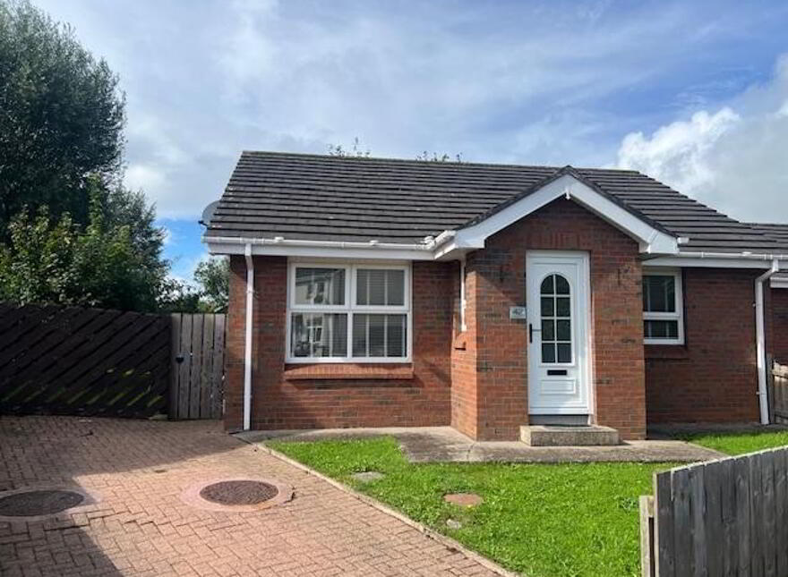 42 Glengallaigh, Derry/Londonderry, BT48 0SH photo