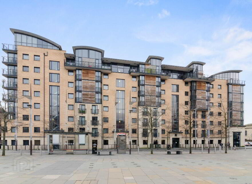 16 Queens Square, 17 Queens Square, Belfast, BT1 3FF