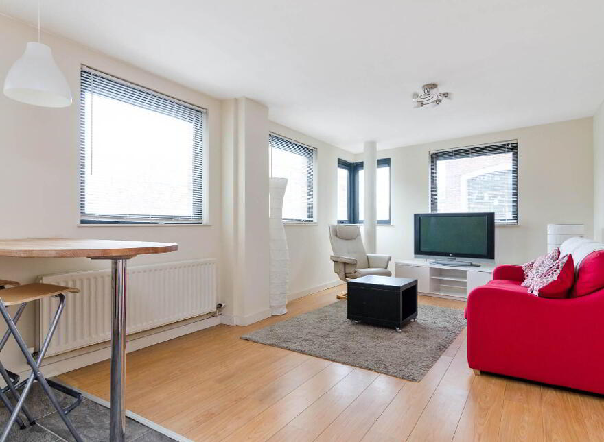 16 Queens Square, 17 Queens Square, Belfast, BT1 3FF