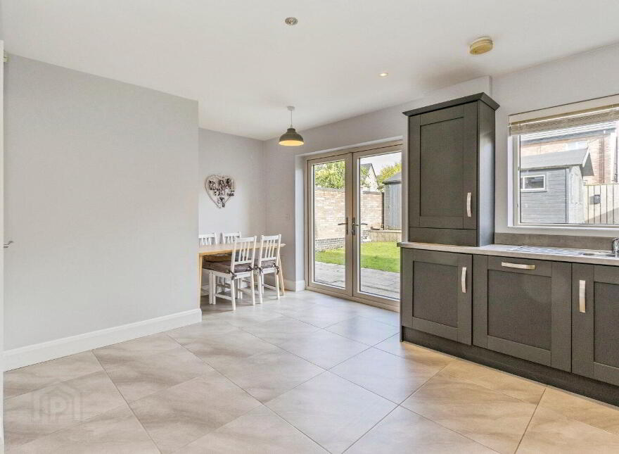 48 Woodbrook Avenue, Lisburn, BT28 2ZG
