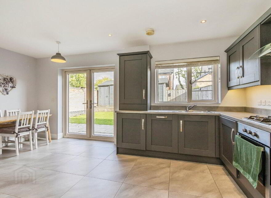 48 Woodbrook Avenue, Lisburn, BT28 2ZG