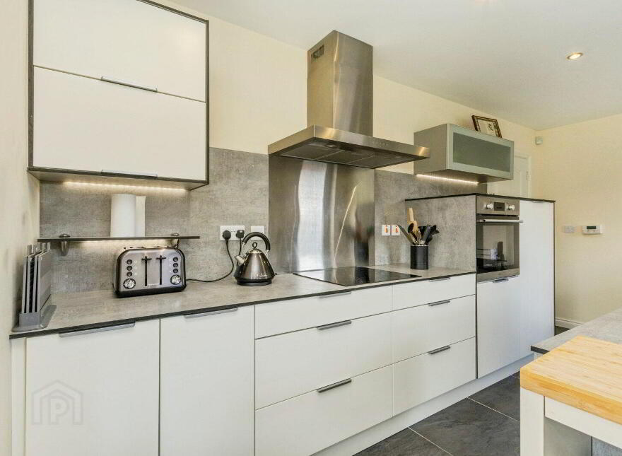 17 Wellington Park Road, Maghaberry, Craigavon, BT67 0XQ
