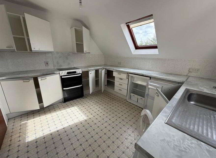Apt 3, Thornleigh Court, Antrim Road, Lisburn, BT28 2RH