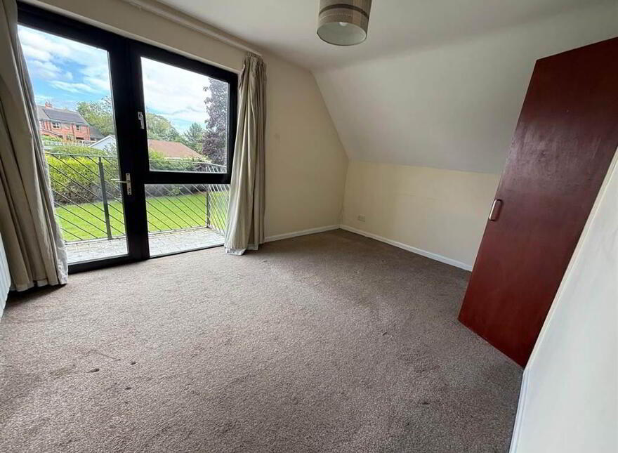 Apt 3, Thornleigh Court, Antrim Road, Lisburn, BT28 2RH