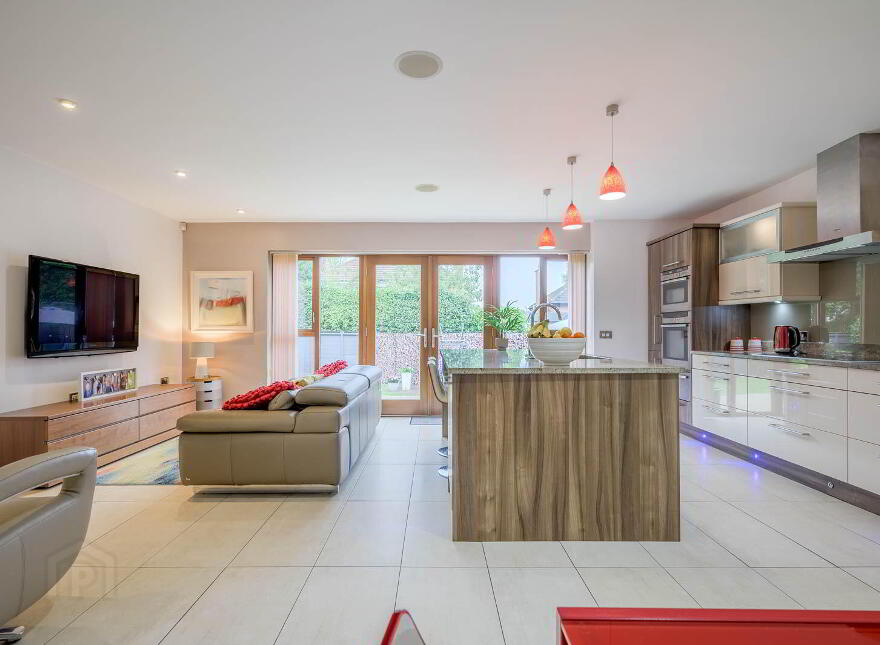 94 Old Holywood Road, Belfast, BT4 2HP