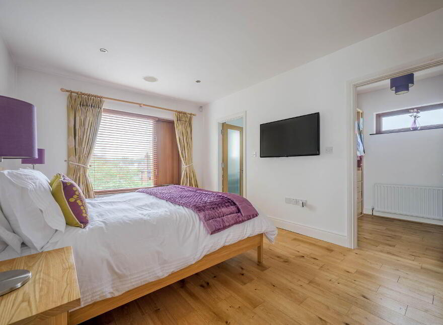94 Old Holywood Road, Belfast, BT4 2HP