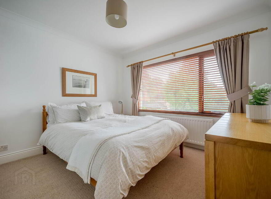 94 Old Holywood Road, Belfast, BT4 2HP