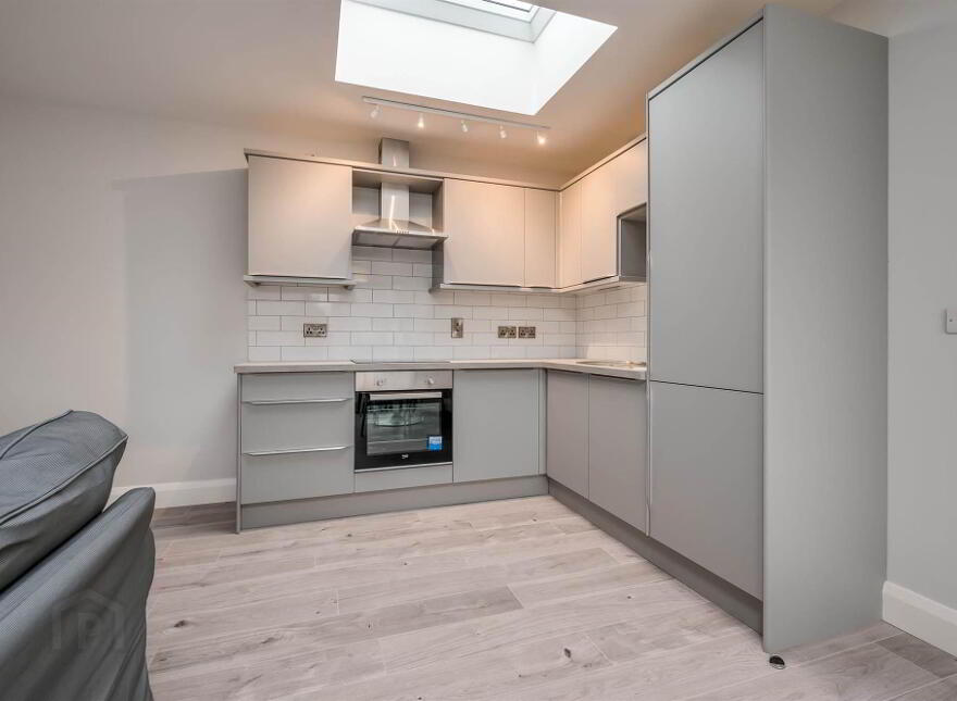 Apt 6, 41 Wellington Park, Belfast, BT9 6DN