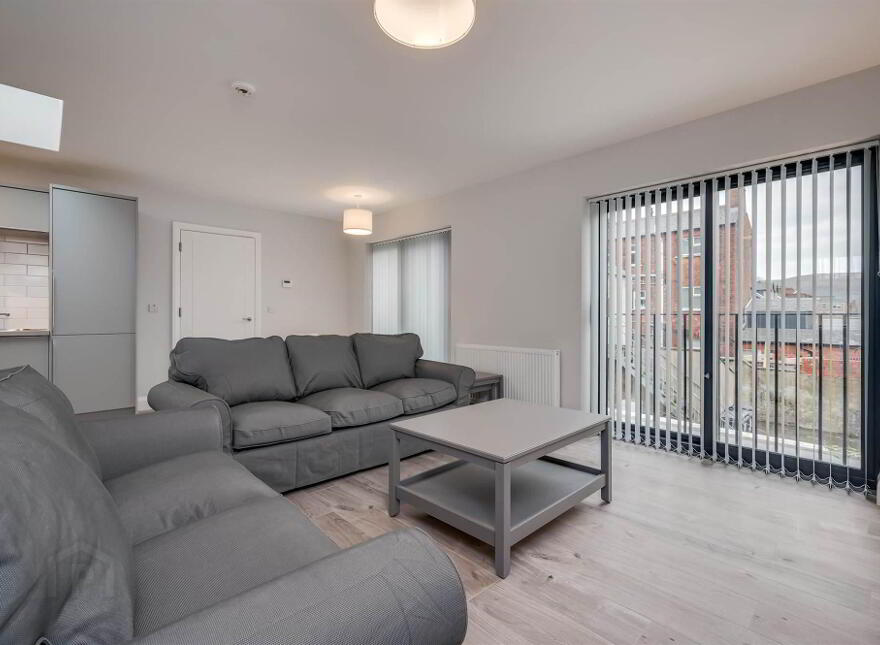 Apt 6, 41 Wellington Park, Belfast, BT9 6DN